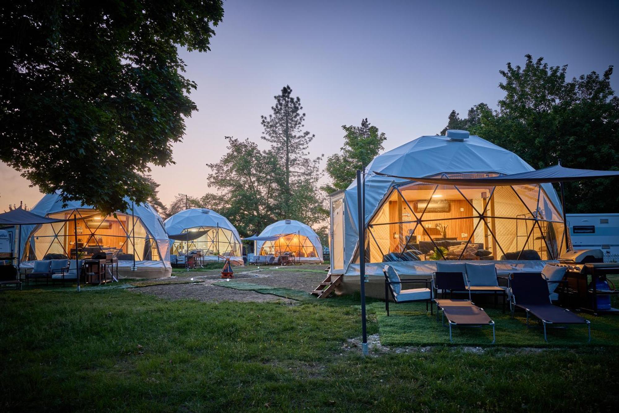 Glamping *
