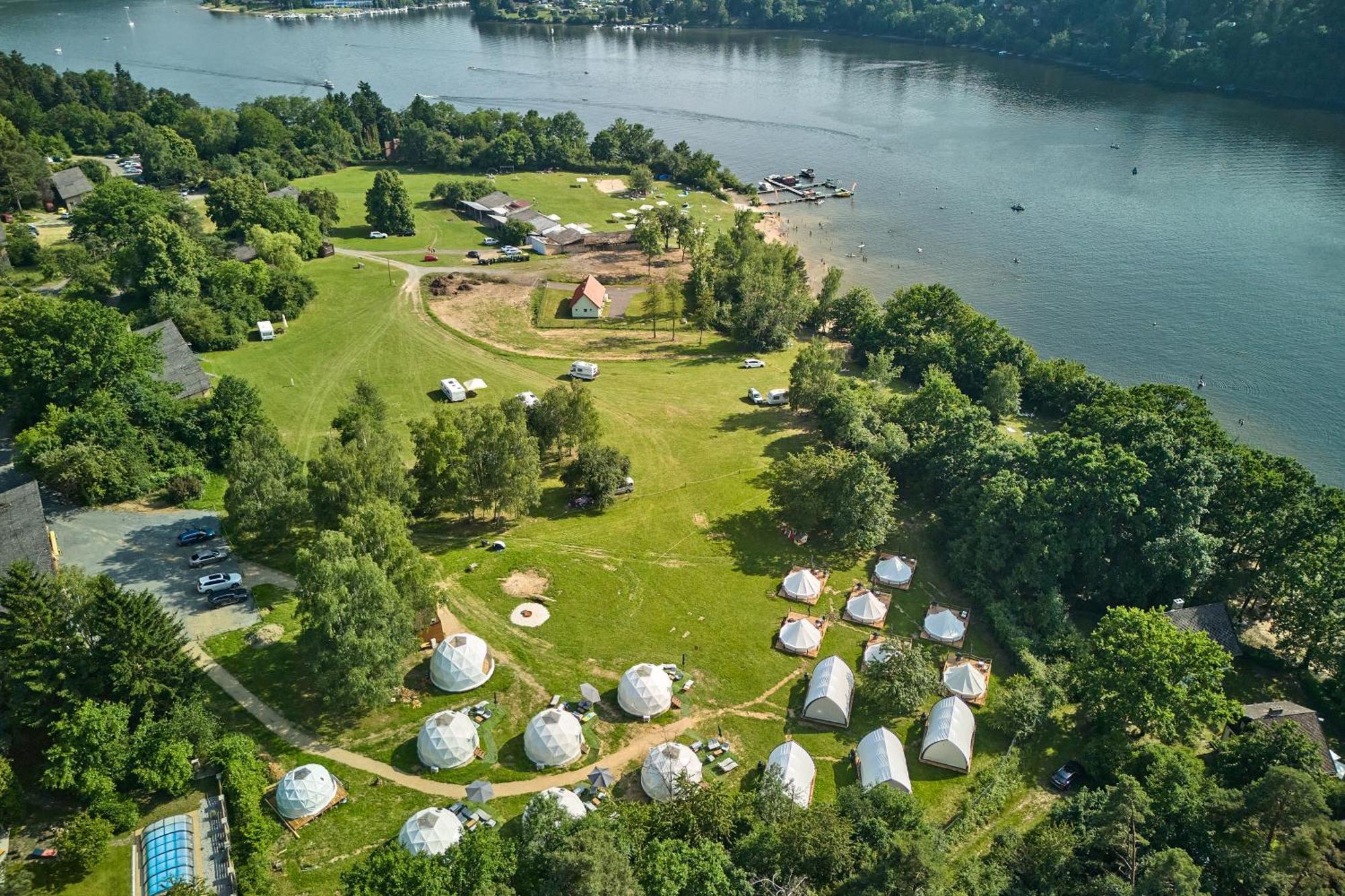 Glamping *